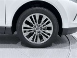 タイヤサイズは(225/55R19)で純正アルミホイールです。