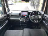 広くて見切りの良い前方視界。運転がしやすそうですね。