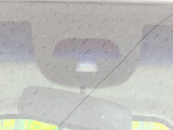 【ホンダセンシング】走行中に前方の車両等を認識し、衝突しそうな時は警報とブレーキで衝突回避と被害軽減をアシスト。より安全にドライブをお楽しみいただけます。