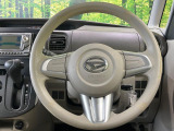 インテリアに合わせたデザインのステアリングは、運転される方のことも考え、運転しやすい形状、大きさです。是非一度、実際に触ってお確かめください。