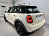 MINIを熟知したメカニックによる100項目の点検・整備を行います。不具合箇所、交換時期に達している部品に関しましては、全て弊社負担で交換してからのご納車となります。