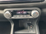 フルオートエアコン搭載。温度設定だけで、車内はいつも快適な空間を維持できます。