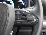レーダークルーズコントロール作動時に車線維持に必要な運転操作の支援を行う「レーントレーシングアシスト(LTA)」を搭載しています。