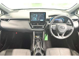 運転席は8WAYパワーシートで細かくポジションが設定できるので快適な位置がみつけやすいです!