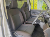 運転席シート廻りは使用感も少なく、良好な状態となっています。前オーナー様が丁寧に使っていたことがよくわかりますね。