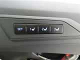 運転席は三人分のシートポジションを記憶します。