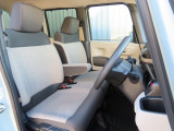 運転席の高さを変更できるので、体格に合わせた位置で運転できます!