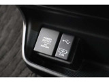 USBオーディオ用ソケットがついていますので携帯電話などを接続すれば音楽等の再生が可能です!充電用ソケットもございます!