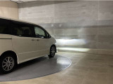 LEDヘッドランプです。十分な明るさを保ちつつも消費電力が少なく、バルブ寿命も長いのが特徴です。瞬時にMAXの光量を発揮するのもLEDならではです。