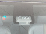 【トヨタセーフティセンス】走行中に前方の車両等を認識し、衝突しそうな時は警報とブレーキで衝突回避と被害軽減をアシスト。より安全にドライブをお楽しみいただけます。