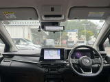 視界広々で運転しやすいインパネ
