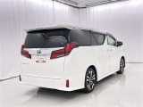 荷物をたっぷり載せて広々ドライビング♪夏でも冬でも、アウトドアやショッピングを思い切り楽しみましょう!
