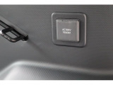 ラゲッジスペースにさまざまなシーンで電気製品が使用できるアクセサリーコンセントがございます(AC100V/1500W)