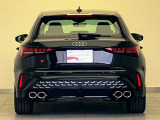 お車をより美しい状態でお乗りいただけるよう、ボディーコーティングも各種取り揃えております!