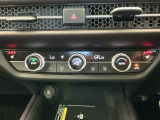 Wエアコン付きです!運転席・助手席それぞれ快適な車内でお過ごしいただけます。寒い時期には嬉しいシートヒーター付きです!