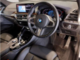 ☆センターパネルを運転席側に僅かに傾けたBMW独特のインパネ☆【駆け抜ける歓び】はここからもスタートしております☆