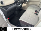 助手席も広く、スムーズに乗り降りいただけます!