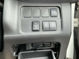 ETCはスマートに収納されてます。 小物入れ付き。