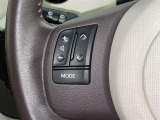 ステアリングスイッチ装備!運転しながら手元でオーディオの操作などができます。