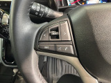 ステアリングにオーディオ操作スイッチが付いています。オーディオ画面に直接タッチしなくても操作が出来ますので、運転に集中できます。