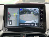 前方カメラや左サイドカメラはこのように映りますので、幅寄せ等にご使用していただくと便利です。