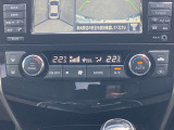 ダイアル操作で簡単に温度設定ができるオートエアコンです。