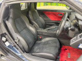 運転席シート廻りは使用感も少なく、良好な状態となっています。前オーナー様が丁寧に使っていたことがよくわかりますね。