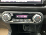 温度をセットするだけで常に快適な温度を保ってくれるオートエアコン、操作も簡単です。