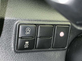 アイドリングストップ機能がついているので、停車時にエンジンを止めて燃料消費を抑えます。環境にもお財布に優しいですね♪