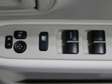 運転席のスイッチ類です。