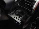 ドリンクホルダーがついてて助かりますね!
