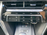 オートエアコンは、気温を設定すれば自動調整。車内をいつでも快適空間にしてくれます♪