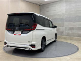 全車1年間の走行距離無制限のロングラン保証付きです。また、さらに安心をお求めの方には1年〜2年の保証延長ができる「ロングラン&alpha;保証」(有償)もお選びいただけます。