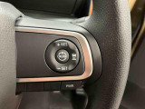 【アダプティブクルーズコントロール】 走行中に先行車の様子を検知しながら、設定した速度の範囲内で先行車との距離のキープを支援!疲れにくく、長距離運転中の渋滞なども快適に運転できます。