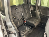 後席をはね上げれば、「もうひとつの荷室」が生まれます。