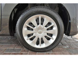 タイヤサイズは165/65R14です。