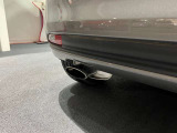 当店では、愛車をより長くお乗り頂くために、専用ボディコーティングを実施しております。スタンダードタイプ10万円〜、プレミアムタイプは15万円〜とご希望に合わせてお見積り致します。