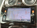『1台』のお車に対して、3名体制で日々議論を重ね仕入れを行っております。