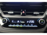 ★エアコンはオートタイプが装着済みです!オートモードにしておけば、車内温度を設定するだけで風の料や吹き出し口の切り替えを機械が行ってくれます!一年中快適な環境を作れますよ♪