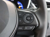 レーダークルーズコントロール(全車速追従機能付)付きです。車速に応じて追従支援してくれるので、ロングドライブも快適です。詳細は販売店スタッフまでおたずねください。