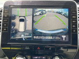 上から見たような画像で車庫入れなどに便利なアラウンドビューモニター