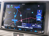 社外8インチナビ搭載。初めてお出掛けする場所でも快適・安心です。