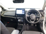オシャレなインテリアで運転する気分も盛り上がりますよね^^