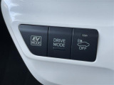 店舗にて現車の確認もいただけますので、お電話で在庫のご確認の上是非ご来店くださいませ!//