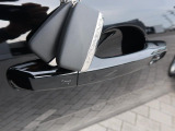 【キーレスエントリー】バッグやポケットからキーを取り出すことなく車にアクセスして、ロックとアラームを設定できます。 毎日の利便性をさらに高める機能です。