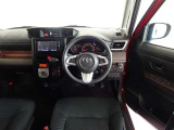 視界良好、操作しやすい運転席です。