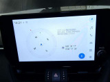 【ディスプレイオーディオ】・・・大型ディスプレイに各種オーディオ機能(AM/FMチューナー、Bluetooth対応)とスマートフォン連携機能を搭載。