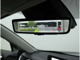 デジタルインナーミラー装備!車両後方のカメラの映像をデジタル補正で視認性を向上させてインナーミラー内に表示します♪視界を遮るものがなく、後席に同乗者がいても後方を確認しやすく安心です♪