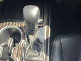 前進時や後退時に使うシフトレバーは、操作が楽でストレスなく運転を楽しめます♪