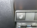 ステアリングヒーター付き。寒い日のドライブも、手のひらから温めてくれます。